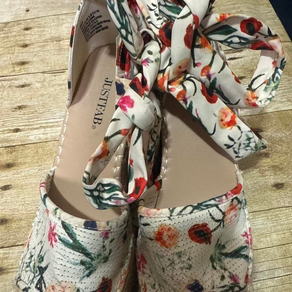 Just Fab Floral‎ Wedges - Picture 4 of 5